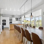 Five Bedroom Beautiful In Feriehus