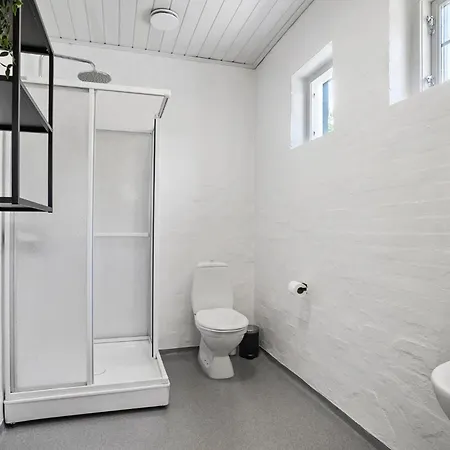 Five Bedroom Beautiful In