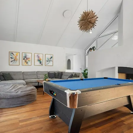 Five Bedroom Beautiful In *