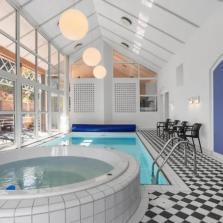 別荘 Five Bedroom Beautiful In Sindal