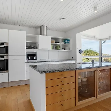Five Bedroom Beautiful In Σπίτι διακοπών *
