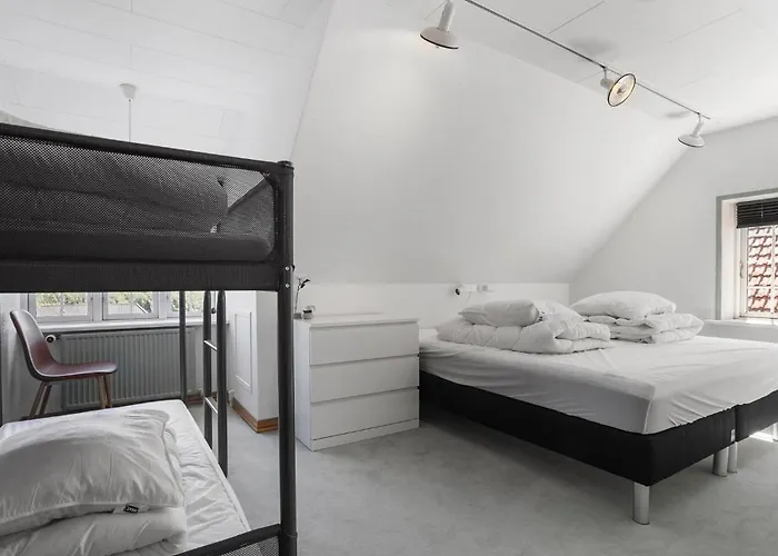 Five Bedroom Beautiful In Tatil Evi Sindal