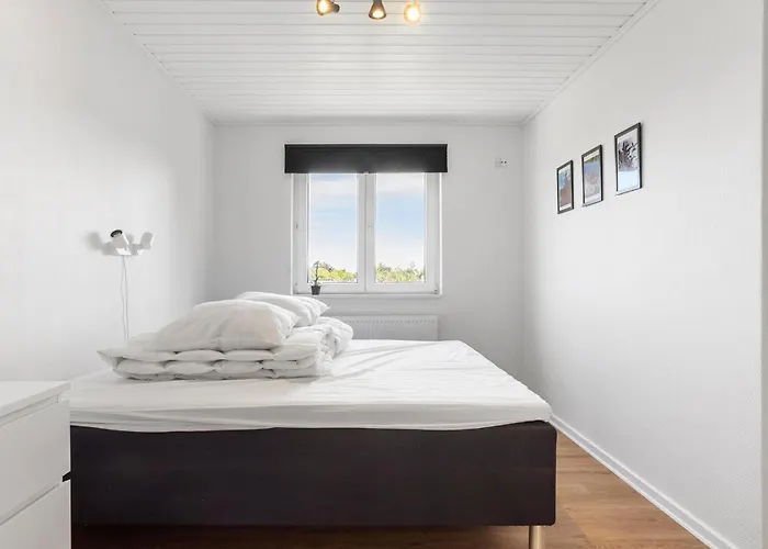 Five Bedroom Beautiful In Tatil Evi
