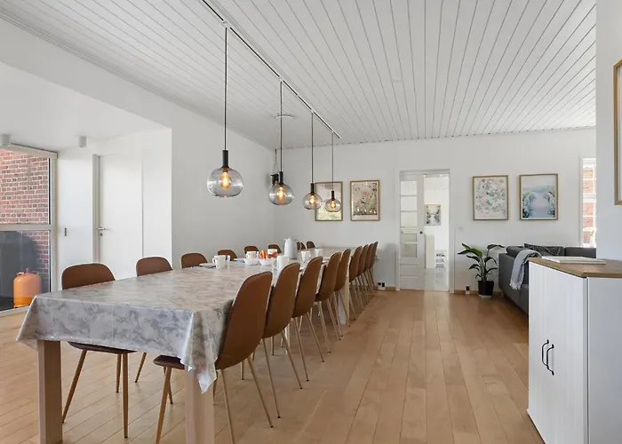 Five Bedroom Beautiful In Sindal